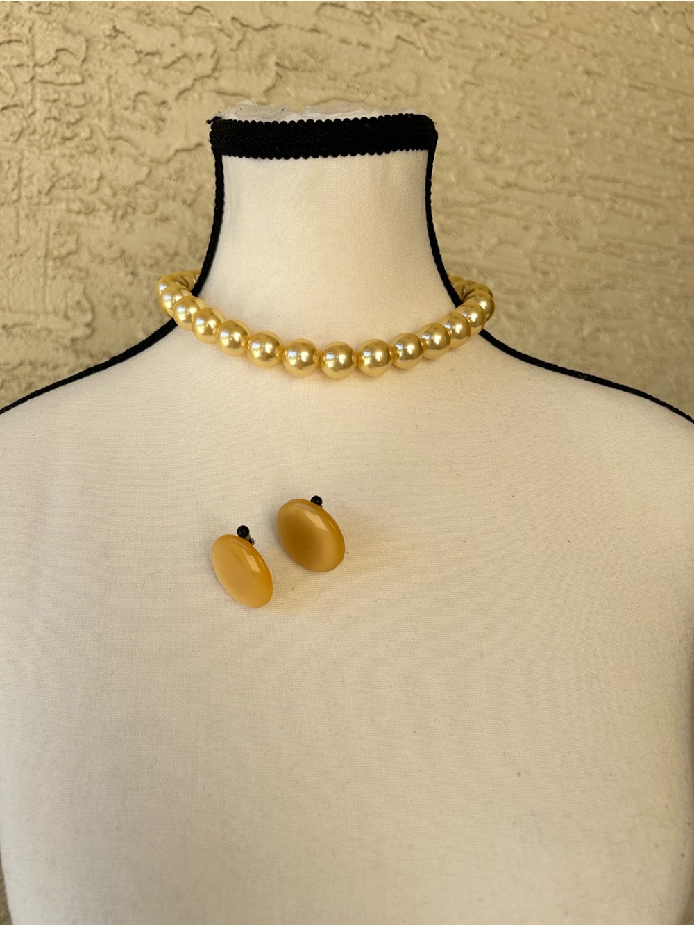 Vintage faux Gold Pearl Choker with Mustard Yellow Oval Earrings